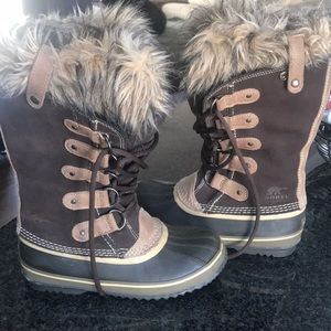 Brown size 7 Joan of Arc Sorel boots